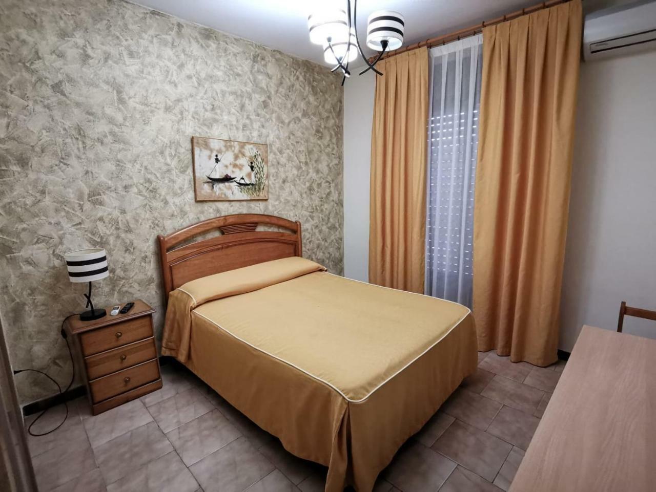 Hostal El Sevillano Rus Ngoại thất bức ảnh